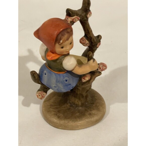 Goebel Hummel Apple Tree Girl W. Germany 4" Figurine 141 3/0 Vintage Cute!!! - Picture 1 of 8